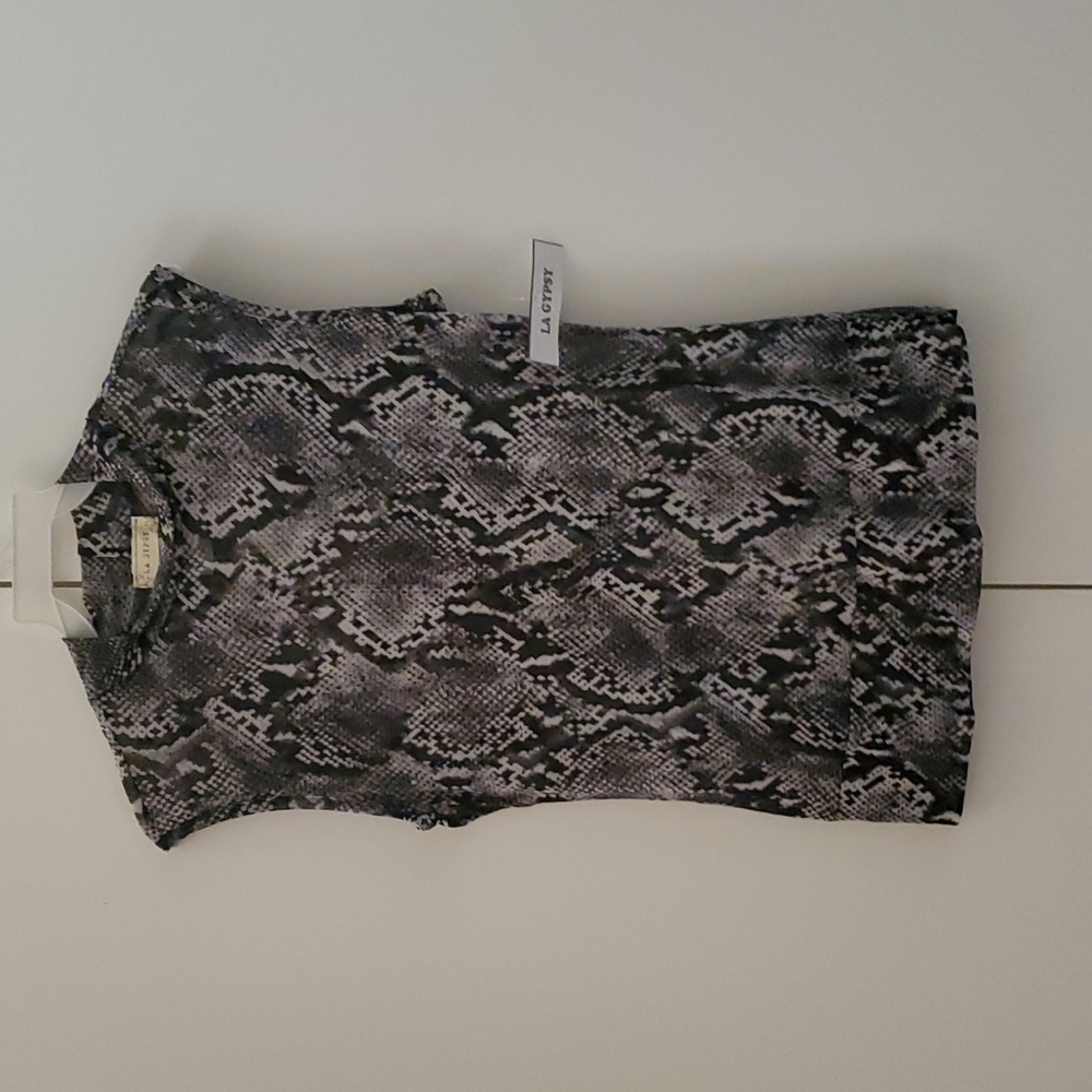109%poly strecht mesh snake print top